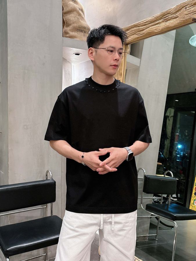 Valentino men [Valentino Spring/Summer 2026 High-end customized T-shirts] — 1:1 Replica