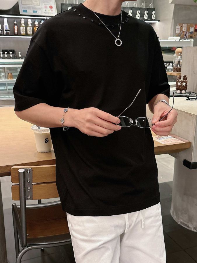 Valentino men [Valentino Spring/Summer 2026 High-end customized T-shirts] — 1:1 Replica — photo 8