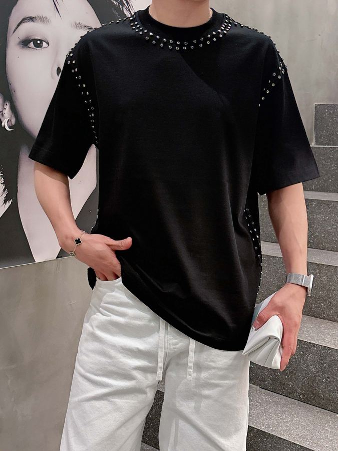 Valentino men [Valentino Spring/Summer 2026 High-end customized T-shirts] — 1:1 Replica For Sale — photo 2