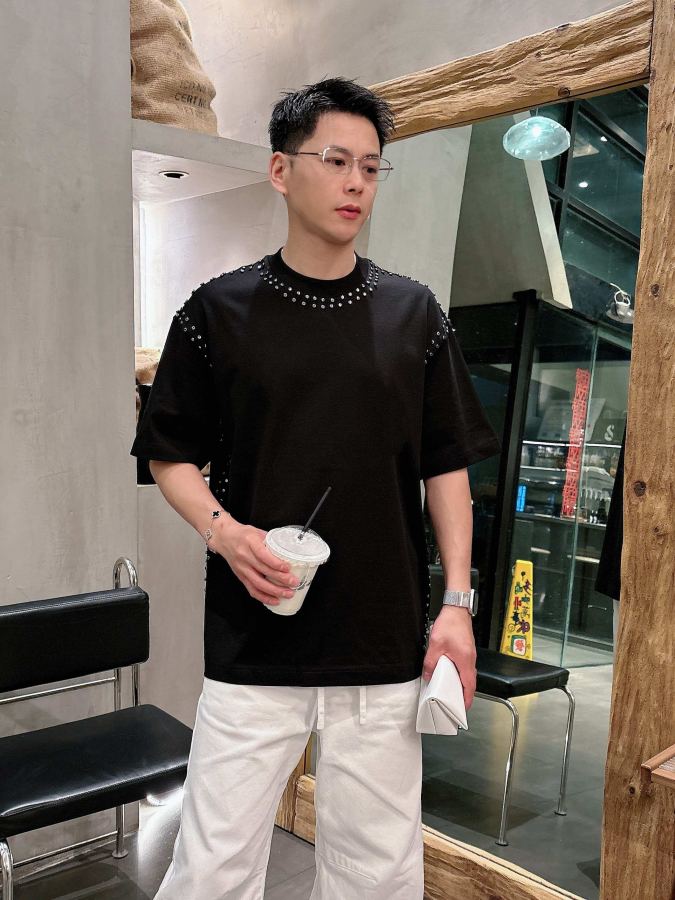 Valentino men [Valentino Spring/Summer 2026 High-end customized T-shirts] — 1:1 Replica For Sale