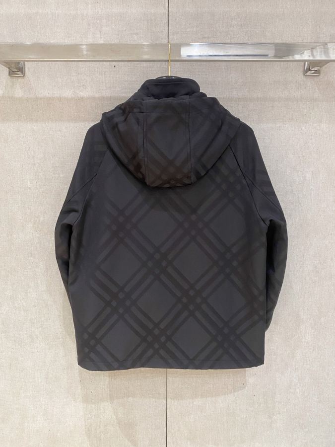 Burberry men 2025 early autumn stand-collar hooded outdoor jacket — Premium Replica — photo 9
