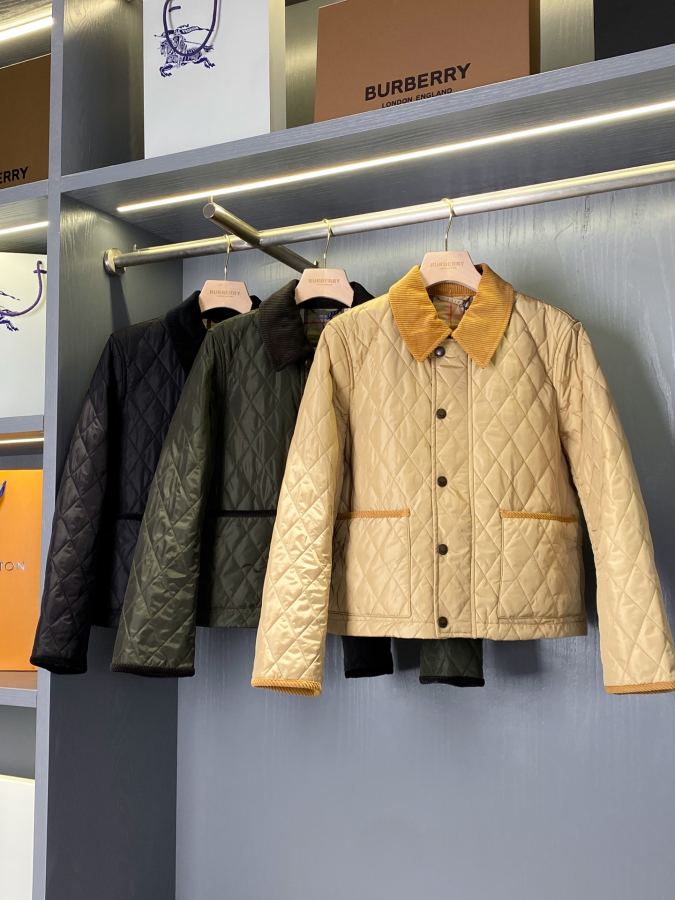 Burberry Women 25ss waist-length short quilted nylon cotton jacket! — 1:1 Replica For Sale — photo 4