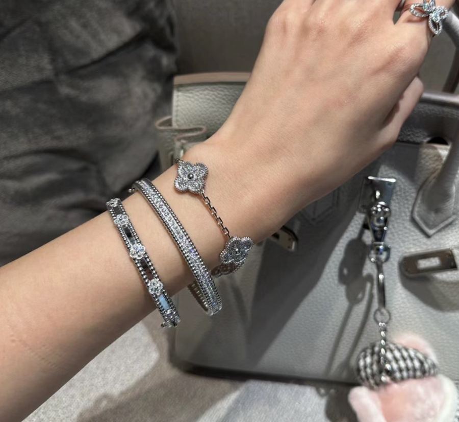 Van Cleef & Arpels Jewelry V An Cleef & Arpels Series Au 750 18 K 053130 — 1:1 Replica For Sale — photo 6