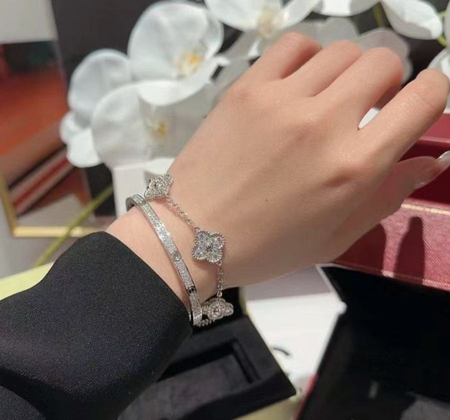 Van Cleef & Arpels Jewelry V An Cleef & Arpels Series Au 750 18 K 053130 — 1:1 Replica For Sale — photo 8