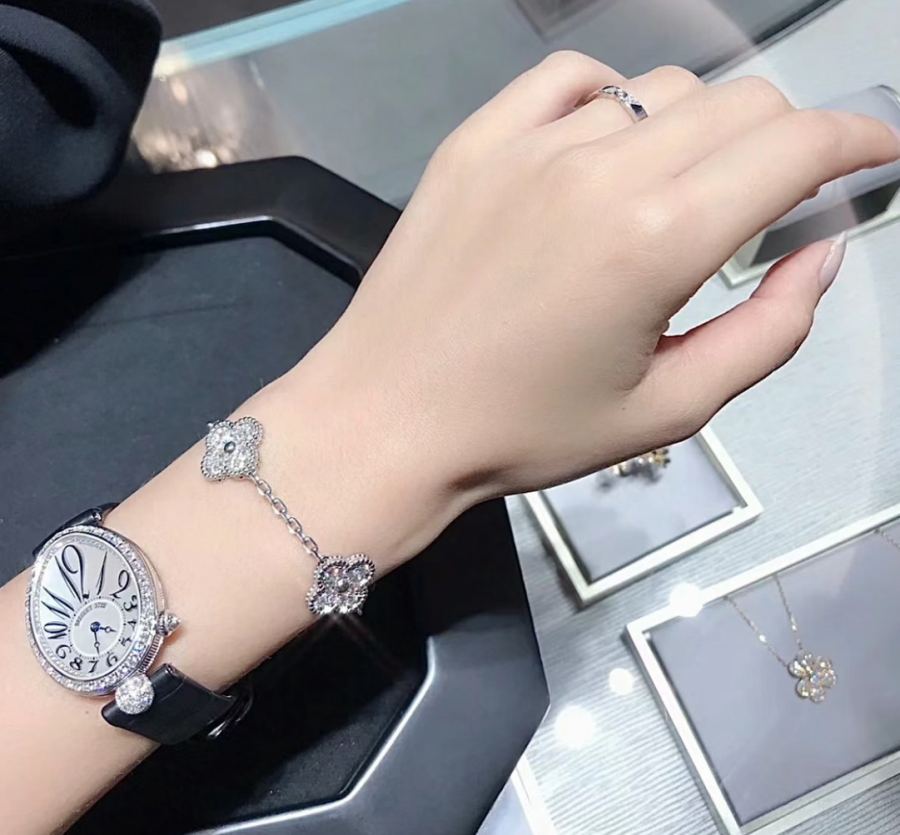 Van Cleef & Arpels Jewelry V An Cleef & Arpels Series Au 750 18 K 053130 — 1:1 Replica For Sale — photo 4