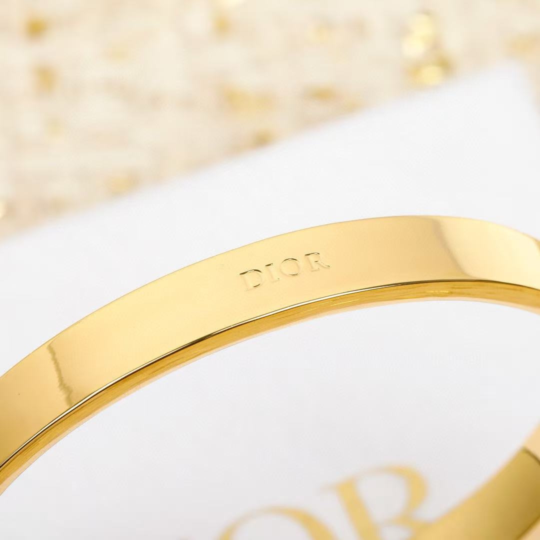 Ювелирные изделия Dior DiorНовое поступление компакт-диска dior © — photo 6