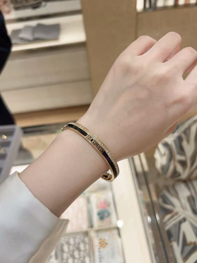 Ювелирные изделия Dior DiorНовое поступление компакт-диска dior © — photo 9