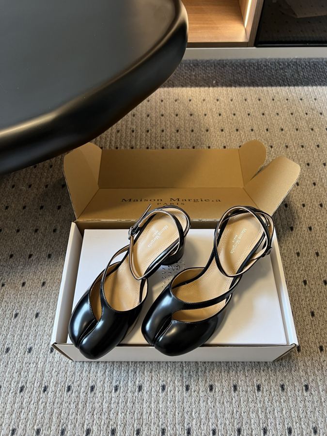 Maison margiela women's shoes Maison Margiela 26ss New MM6 tabi — Premium Replica — photo 2
