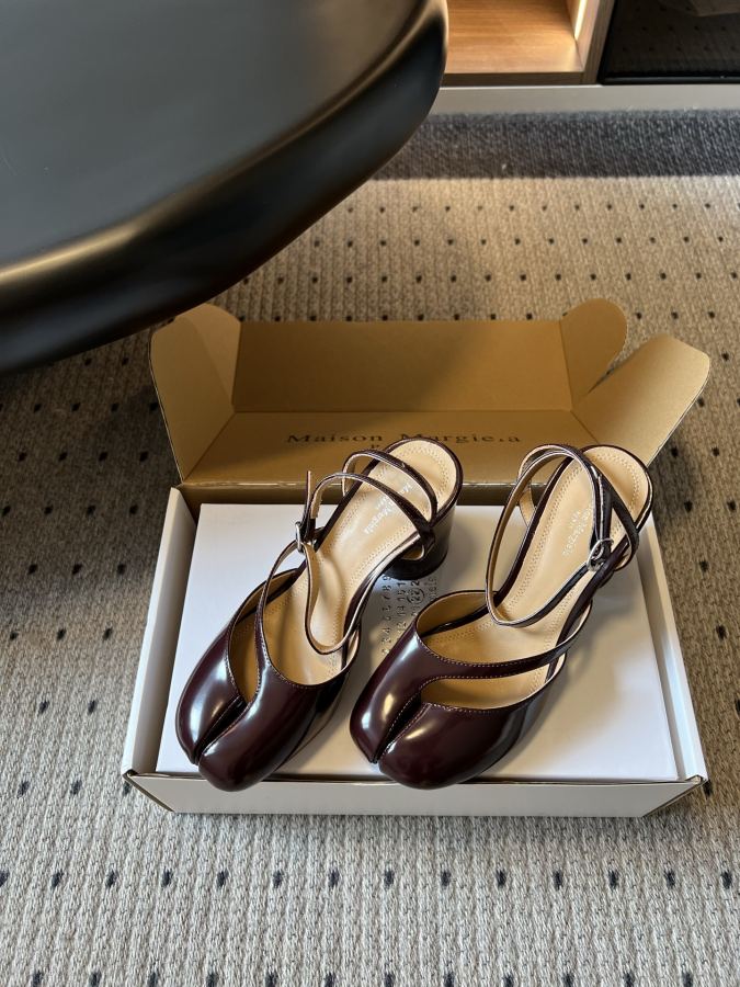 Maison margiela women's shoes Maison Margiela 26ss MM6 tabi — Premium Replica — photo 2