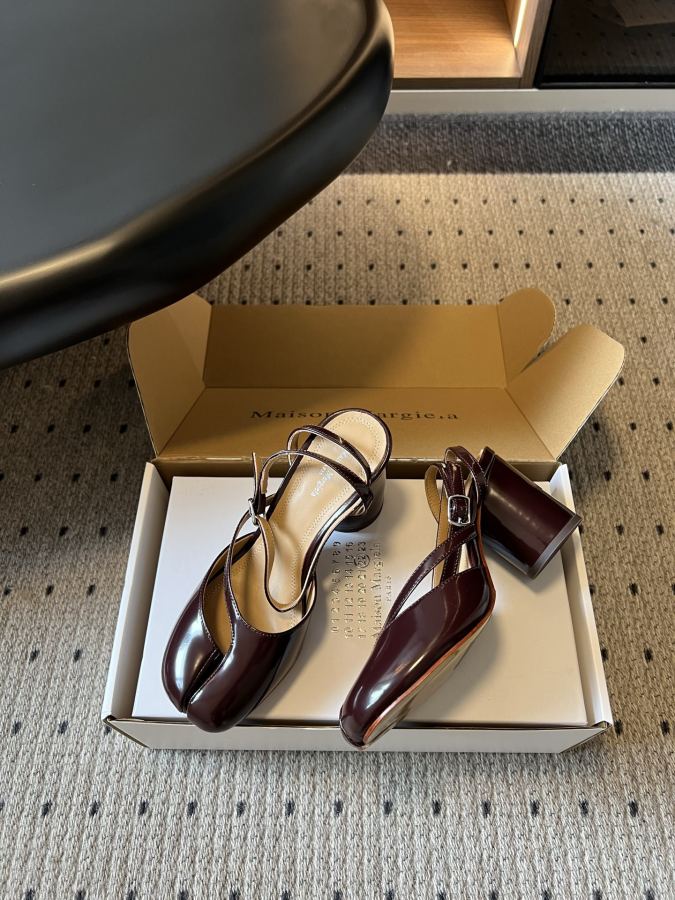Maison margiela women's shoes Maison Margiela 26ss MM6 tabi — Premium Replica — photo 4