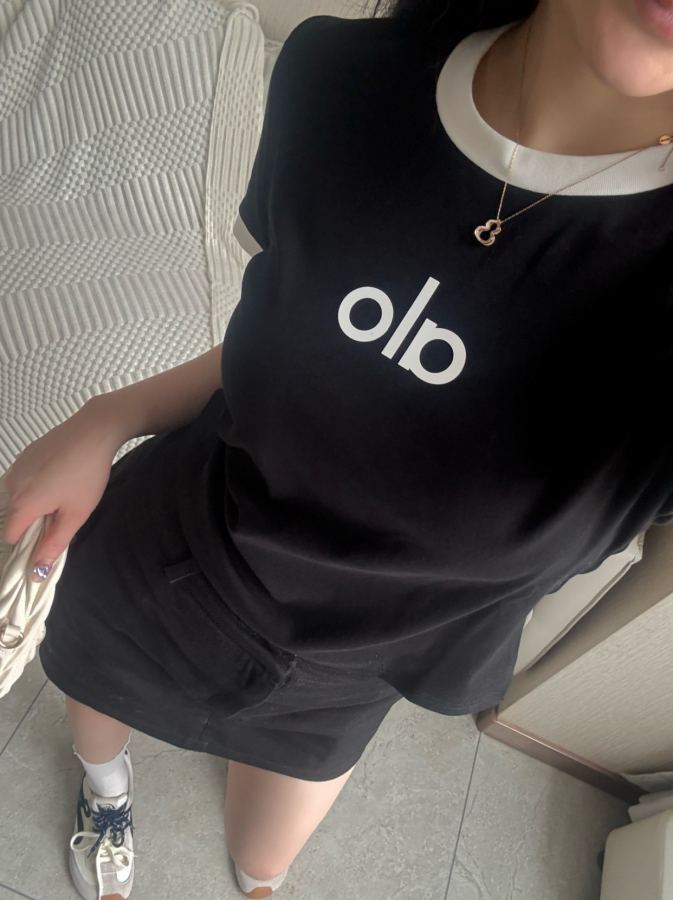 Alo T-shirt Alo yoga T — AAA Quality Replica — photo 3
