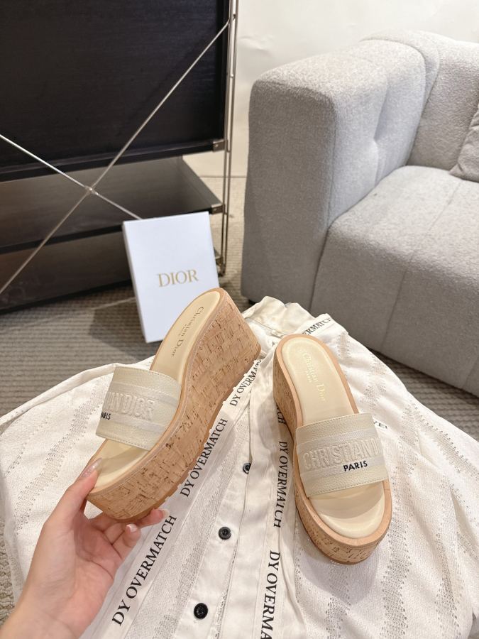 Dior women's shoes Dior 2025 New Dway CD logo — AAA Quality Replica — photo 2