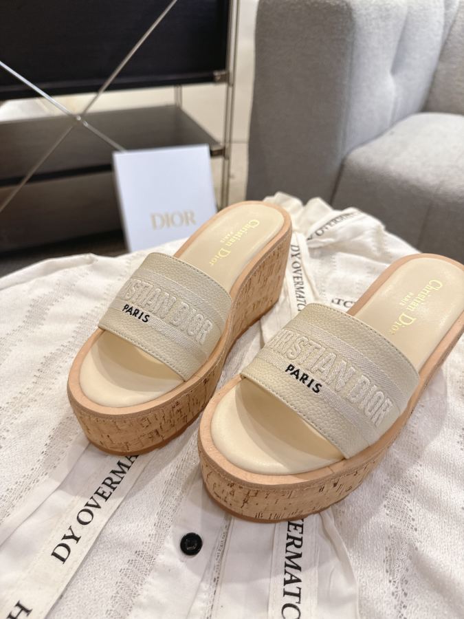 Dior women's shoes Dior 2025 New Dway CD logo — AAA Quality Replica — photo 4