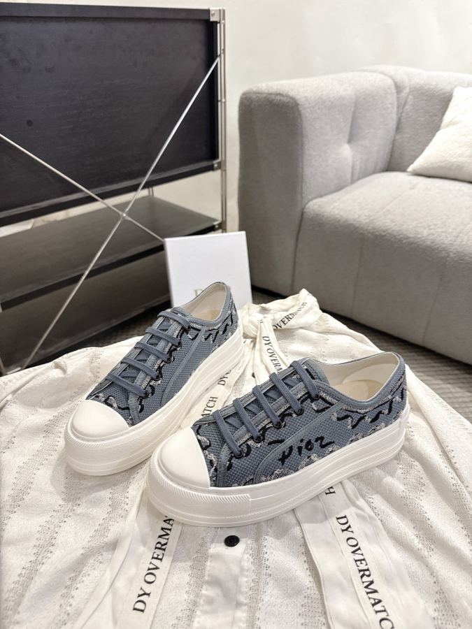 Chaussures femme Dior Dernière couleur (fond épais) — photo 4