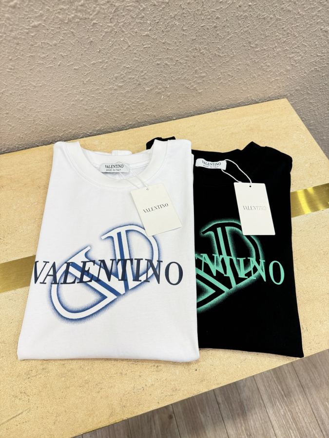 Valentino men VALENTINO 2026 T logo Series M-3 XL — 1:1 Replica — photo 3