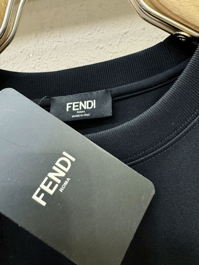 Fendi men FENDI 2026 T logo Series M-3 XL — Premium Replica — photo 5