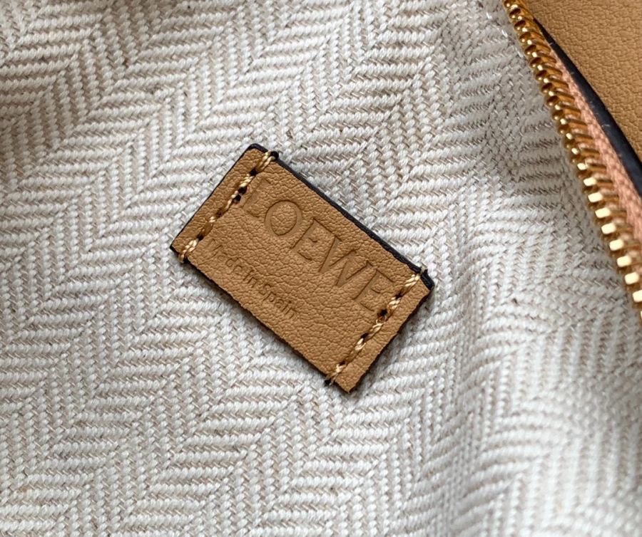 LOEWE bag LOEWE 18 CM Puzzle ． L0 EWE Puzzle 6 1 xs plus ok — 1:1 Replica — photo 9