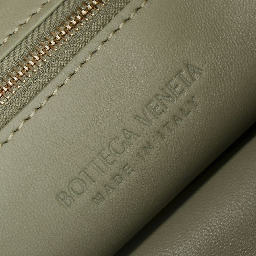 Bottega Veneta bag BV new HOP small series handbags — 1:1 Replica — photo 9