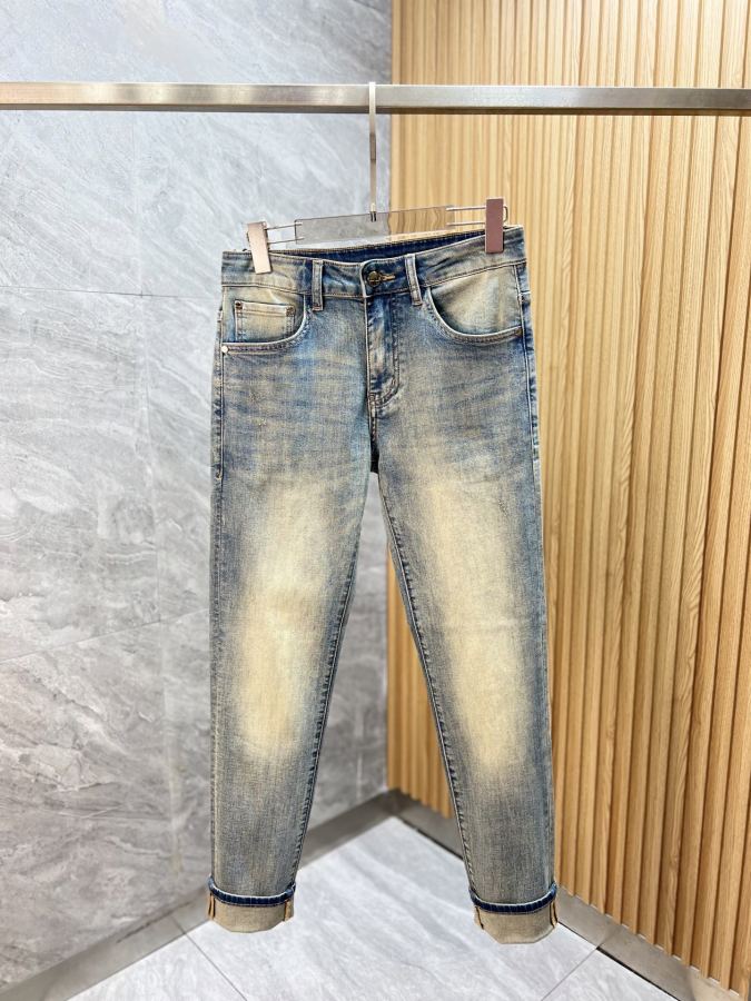 Fendi men 2026 spring and summer new products, complete with three labels, jeans, good products, — 1:1 Replica — photo 2
