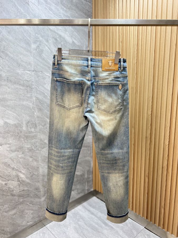 Fendi men 2026 spring and summer new products, complete with three labels, jeans, good products, — 1:1 Replica — photo 9
