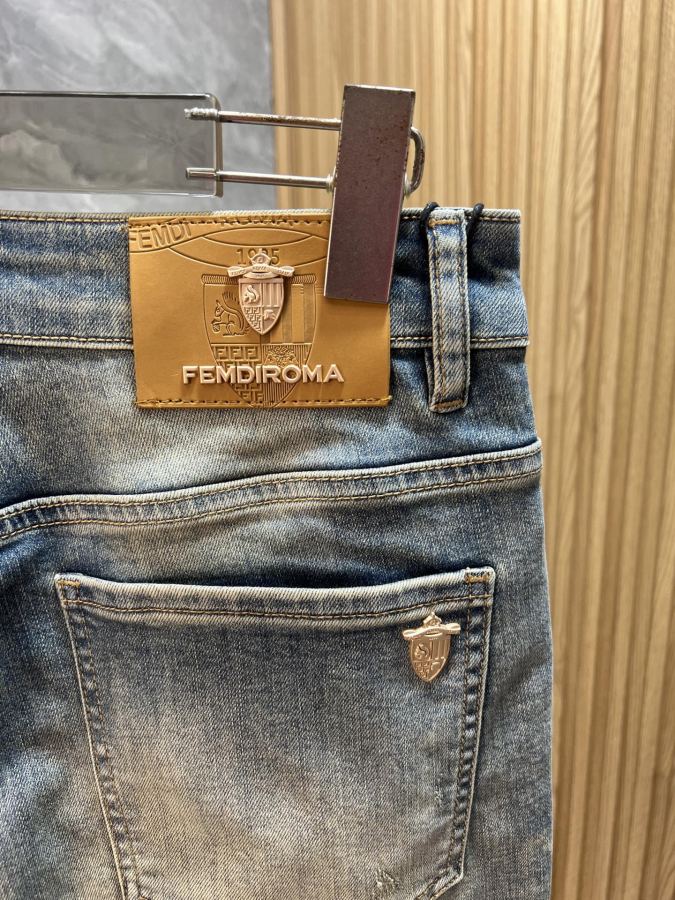 Fendi men 2026 spring and summer new products, complete with three labels, jeans, good products, — 1:1 Replica — photo 8