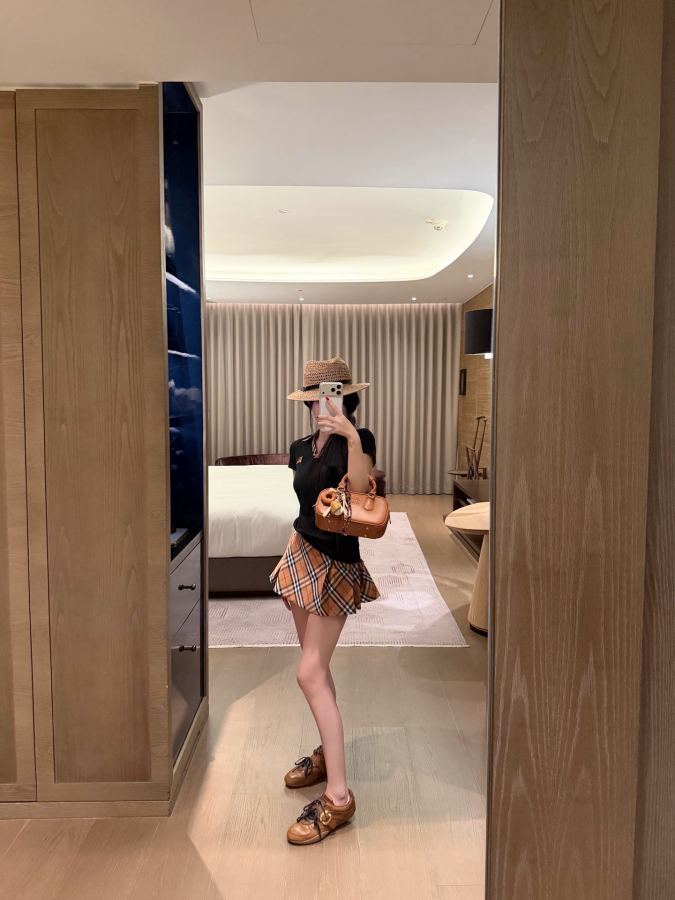 Burberry Women BURBERR* OLO T SML — 1:1 Replica For Sale
