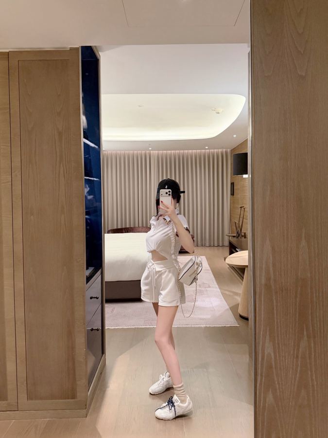 Burberry Women BURBERR* OLO T SML — 1:1 Replica — photo 8