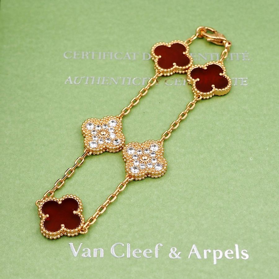 Van Cleef & Arpels Jewelry Van Cleef & Arpels Vintage Alhambra® Series 1968 Alhambra — Premium Replica — photo 3