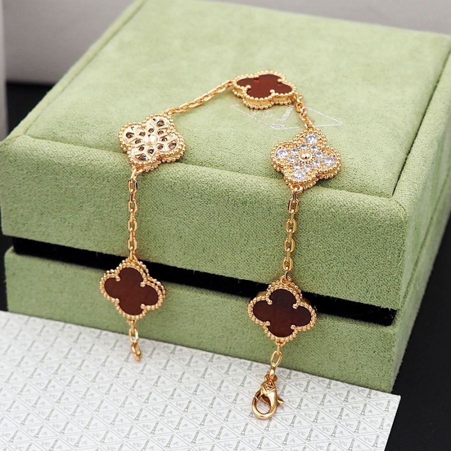 Van Cleef & Arpels Jewelry Van Cleef & Arpels Vintage Alhambra® Series 1968 Alhambra — Premium Replica — photo 7