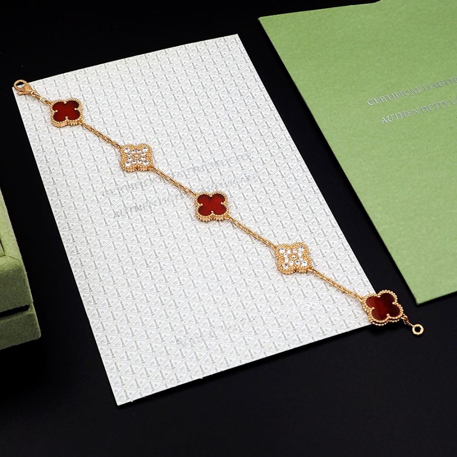 Van Cleef & Arpels Jewelry Van Cleef & Arpels Vintage Alhambra® Series 1968 Alhambra — Premium Replica — photo 6