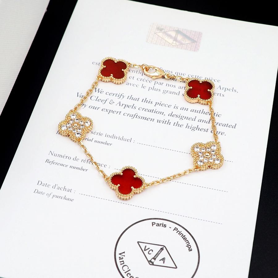 Van Cleef & Arpels Jewelry Van Cleef & Arpels Vintage Alhambra® Series 1968 Alhambra — Premium Replica