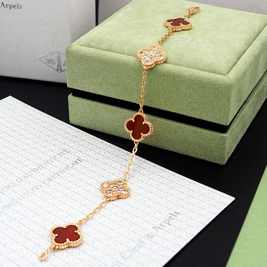 Van Cleef & Arpels Jewelry Van Cleef & Arpels Vintage Alhambra® Series 1968 Alhambra — Premium Replica — photo 10