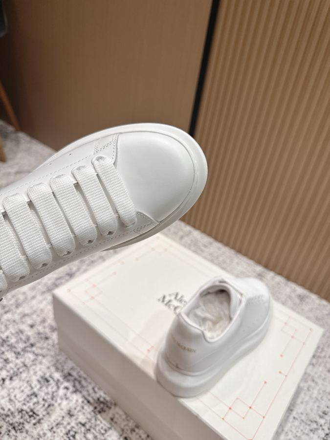 Alexander Mc Queen Women's Shoes Purchasing agent level male +10 — 1:1 Replica — photo 7