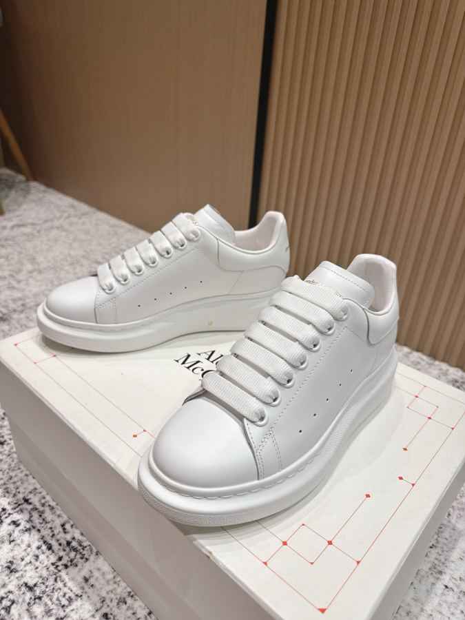 Alexander Mc Queen Women's Shoes Purchasing agent level male +10 — 1:1 Replica — photo 3