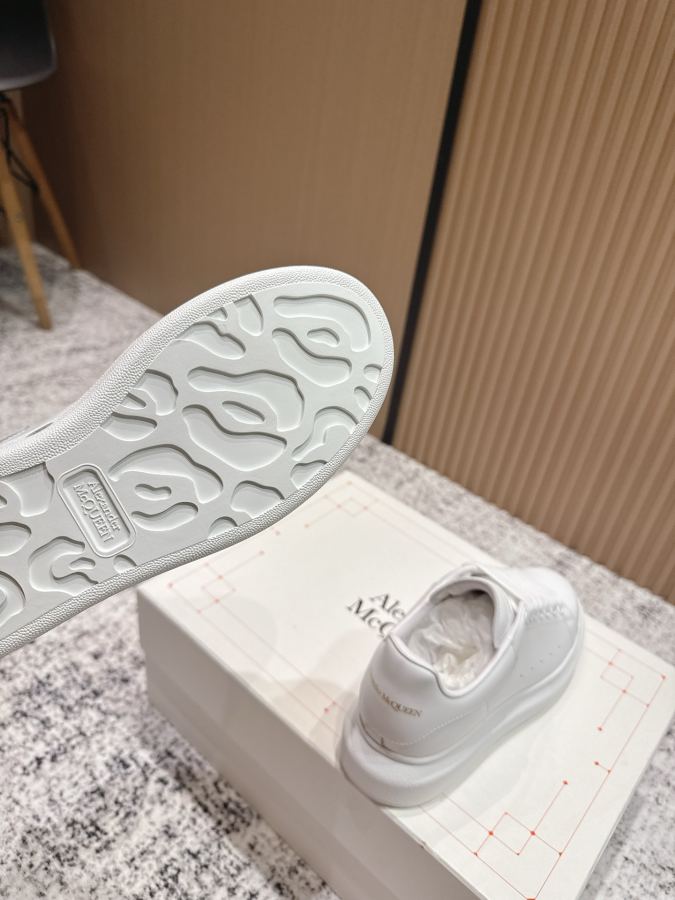Alexander Mc Queen Women's Shoes Purchasing agent level male +10 — 1:1 Replica — photo 8