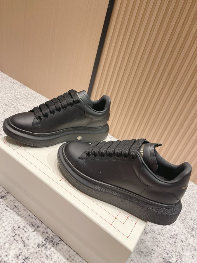 Alexander Mc Queen Women's Shoes Top version: Women’s model Men’s model — 1:1 Replica For Sale — photo 4