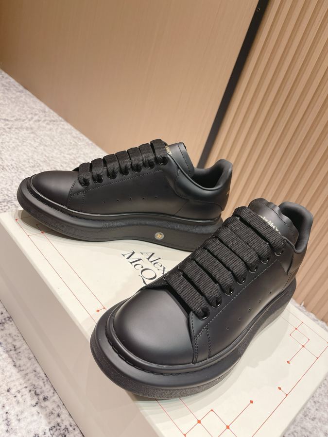 Alexander Mc Queen Women's Shoes Top version: Women’s model Men’s model — 1:1 Replica For Sale — photo 3