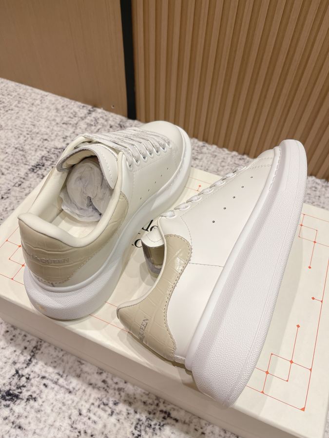 Alexander Mc Queen Women's Shoes Top version: Women’s model Men’s model — 1:1 Replica — photo 6