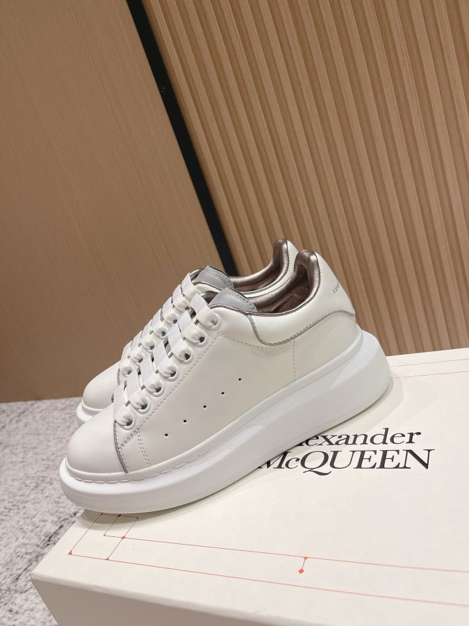 Alexander Mc Queen Women's Shoes Top version: Women’s model Men’s model — 1:1 Replica For Sale — photo 5