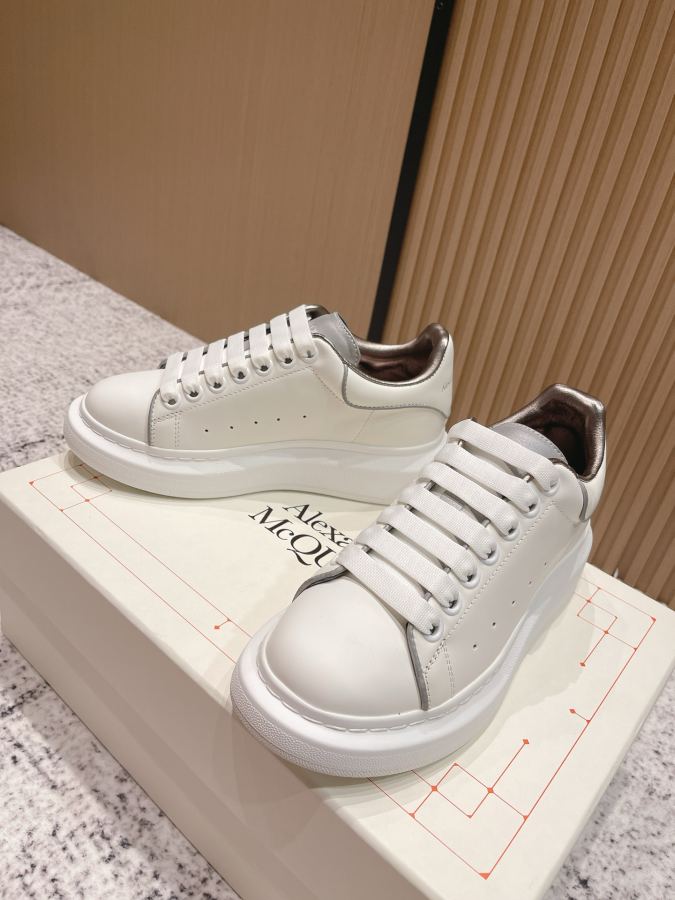 Alexander Mc Queen Women's Shoes Top version: Women’s model Men’s model — 1:1 Replica For Sale — photo 3