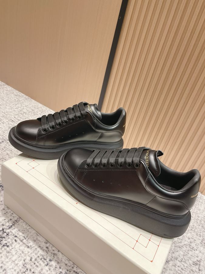Alexander Mc Queen Women's Shoes Top version: Women’s model Men’s model — AAA Quality Replica — photo 4