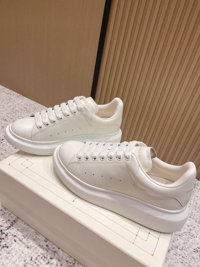 Alexander Mc Queen Women's Shoes Top version: Women’s model Men’s model — 1:1 Replica — photo 4