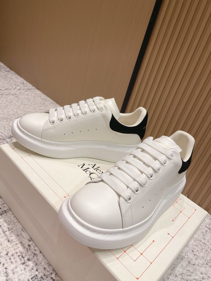 Alexander Mc Queen Women's Shoes Top version: Women’s model Men’s model — 1:1 Replica For Sale — photo 3