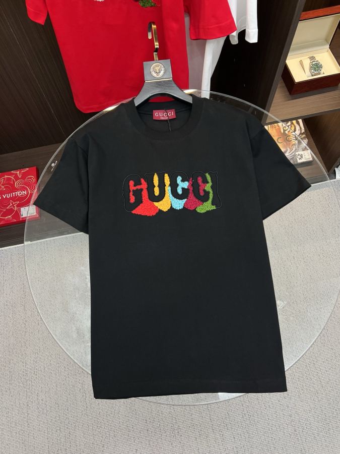 Gucci men GUCCI 2026 New T S.M.L.XL.XXL — 1:1 Replica — photo 3