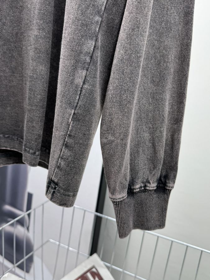 Valentino men New 270 logo M-XXXL — 1:1 Replica — photo 7