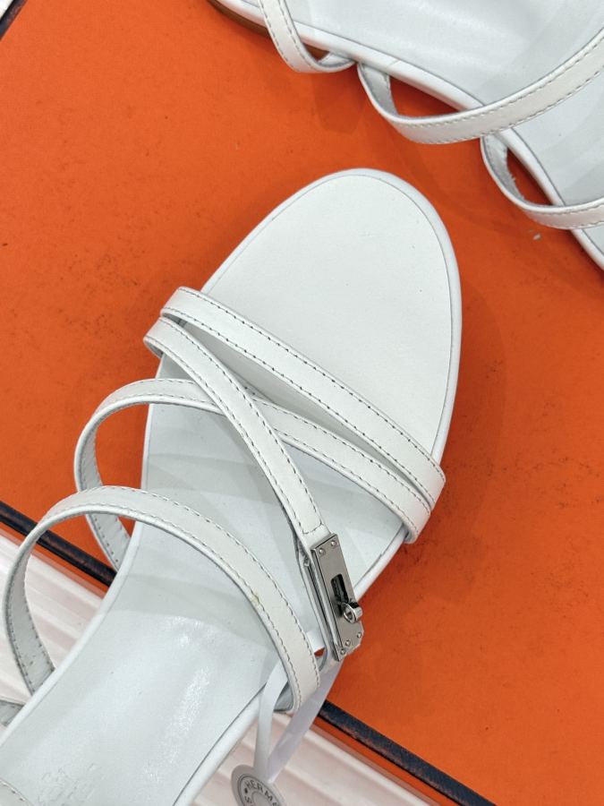 Hermes women's shoes Factory price (with original airplane box) — AAA Quality Replica — photo 7
