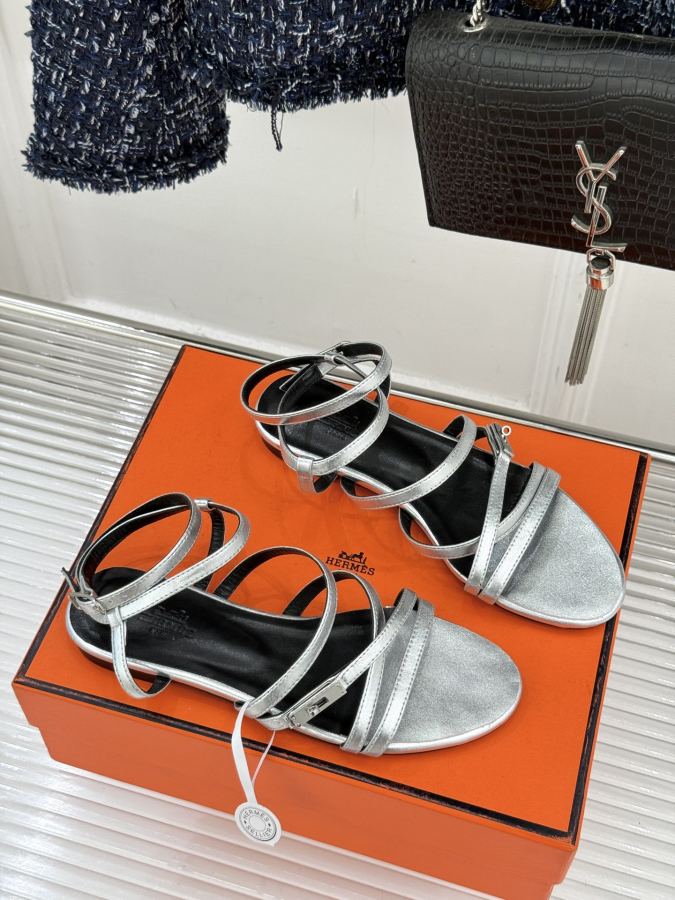 Hermes women's shoes Factory price (with original airplane box) — 1:1 Replica For Sale — photo 3