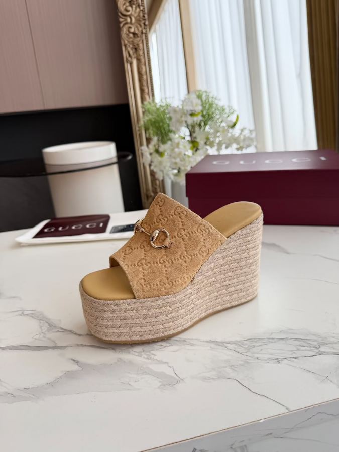 Gucci women's shoes GUCCI logo — Premium Replica — photo 9