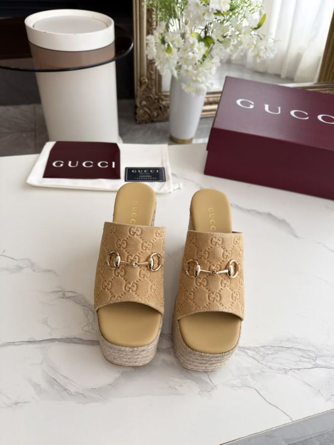 Gucci women's shoes GUCCI logo — Premium Replica