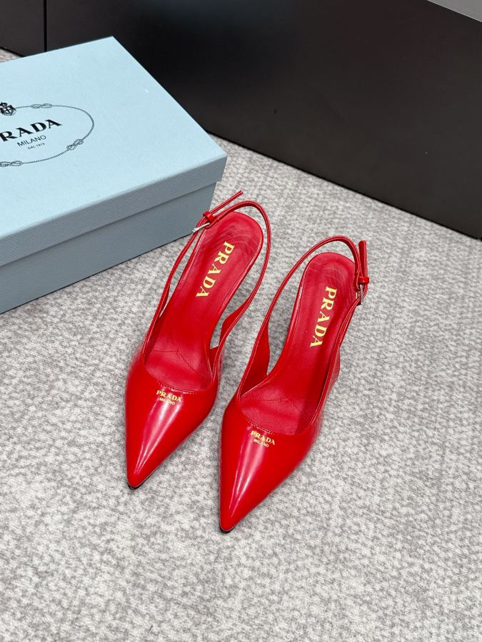 Prada women's shoes SSS launches Prada’s latest long boots, sandals, thin heels, empty backs, — AAA Quality Replica — photo 3